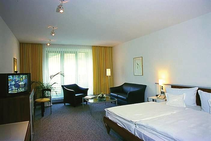 Hotel Hirschen Glottertal Kültér fotó