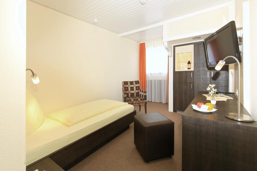 Hotel Hirschen Glottertal Kültér fotó